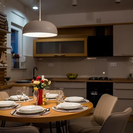 Villa House Mareta - Outdoor Swimming Pool, 4 Bedrooms, Wifi Jadrija