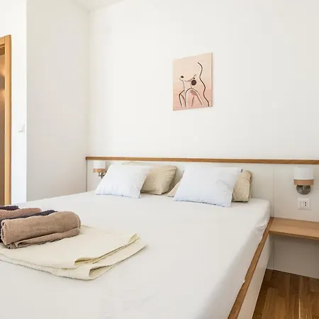 House Mareta - Outdoor Swimming Pool, 4 Bedrooms, Wifi Villa Jadrija