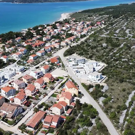 House Mareta - Outdoor Swimming Pool, 4 Bedrooms, Wifi Villa *