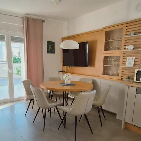 House Mareta - Outdoor Swimming Pool, 4 Bedrooms, Wifi Villa Jadrija