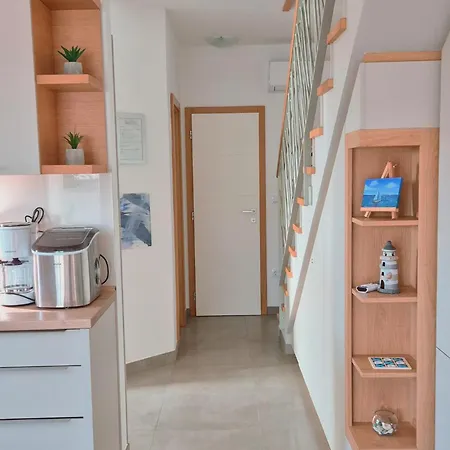 House Mareta - Outdoor Swimming Pool, 4 Bedrooms, Wifi *