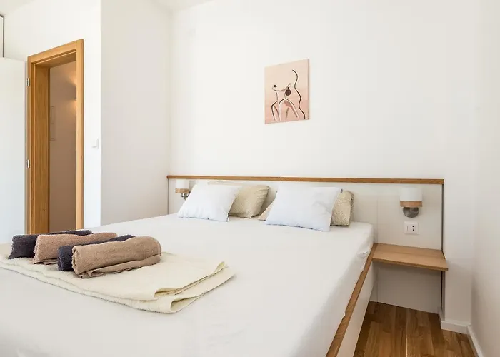 House Mareta - Outdoor Swimming Pool, 4 Bedrooms, Wifi Villa Jadrija