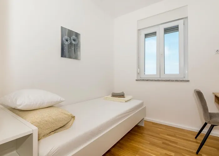 House Mareta - Outdoor Swimming Pool, 4 Bedrooms, Wifi