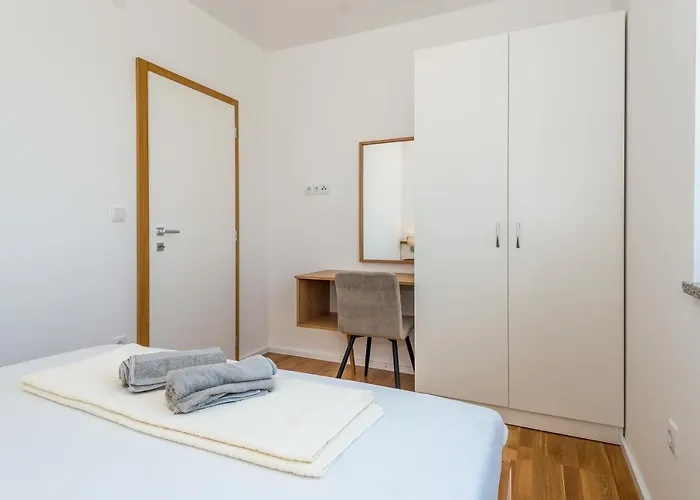 Villa House Mareta - Outdoor Swimming Pool, 4 Bedrooms, Wifi Jadrija